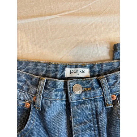 Classic High-Rise Wide-Leg Women's Jeans in Light Blue - Picture 3 of 5